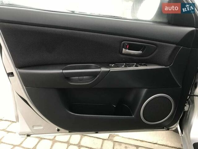 Серый Мазда 3, объемом двигателя 1.6 л и пробегом 220 тыс. км за 5090 $, фото 7 на Automoto.ua