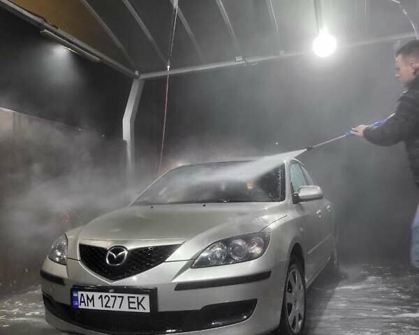 Серый Мазда 3, объемом двигателя 1.56 л и пробегом 320 тыс. км за 5800 $, фото 1 на Automoto.ua