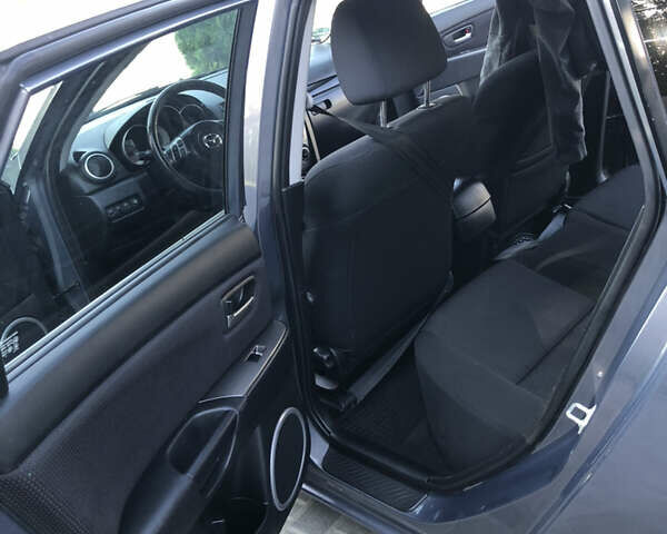Сірий Мазда 3, об'ємом двигуна 1.6 л та пробігом 255 тис. км за 4900 $, фото 8 на Automoto.ua