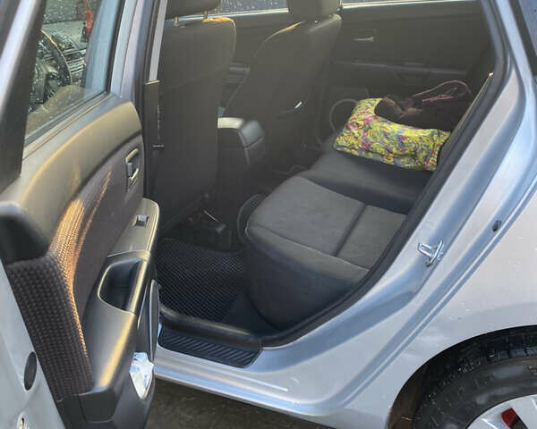 Сірий Мазда 3, об'ємом двигуна 1.6 л та пробігом 359 тис. км за 5000 $, фото 10 на Automoto.ua