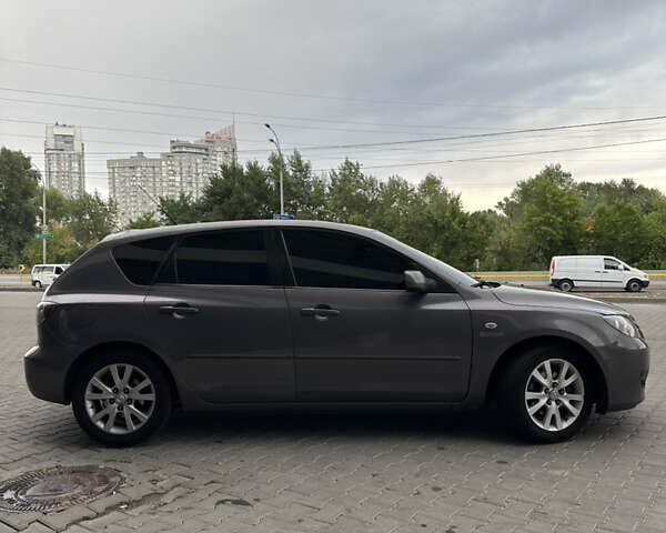 Серый Мазда 3, объемом двигателя 1.6 л и пробегом 268 тыс. км за 5400 $, фото 3 на Automoto.ua