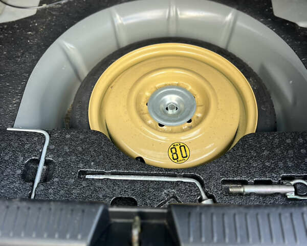 Сірий Мазда 3, об'ємом двигуна 1.6 л та пробігом 118 тис. км за 5450 $, фото 23 на Automoto.ua