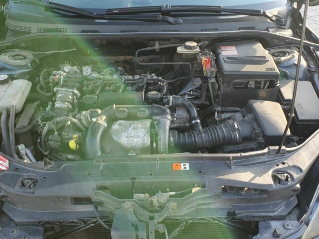 Сірий Мазда 3, об'ємом двигуна 1.6 л та пробігом 200 тис. км за 5200 $, фото 20 на Automoto.ua