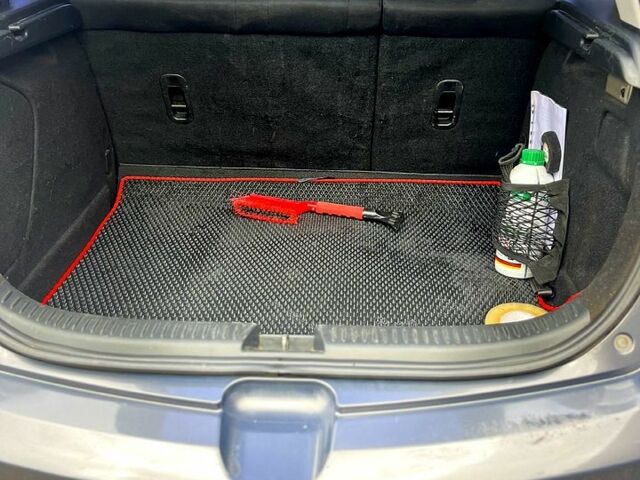 Серый Мазда 3, объемом двигателя 1.6 л и пробегом 220 тыс. км за 5499 $, фото 1 на Automoto.ua