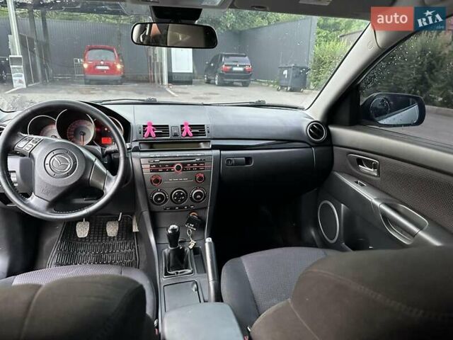 Сірий Мазда 3, об'ємом двигуна 1.56 л та пробігом 300 тис. км за 5300 $, фото 3 на Automoto.ua