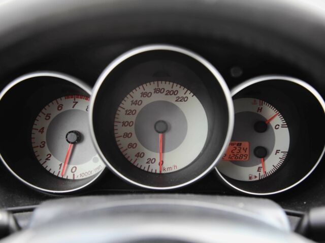 Серый Мазда 3, объемом двигателя 1.6 л и пробегом 212 тыс. км за 5300 $, фото 14 на Automoto.ua