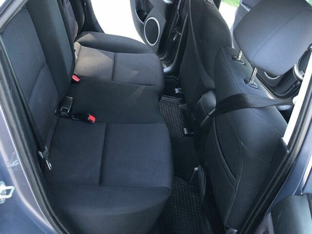 Сірий Мазда 3, об'ємом двигуна 1.6 л та пробігом 320 тис. км за 4200 $, фото 8 на Automoto.ua