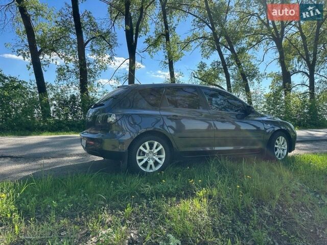 Серый Мазда 3, объемом двигателя 1.6 л и пробегом 220 тыс. км за 5800 $, фото 2 на Automoto.ua
