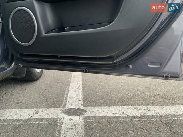 Сірий Мазда 3, об'ємом двигуна 1.6 л та пробігом 263 тис. км за 4500 $, фото 11 на Automoto.ua