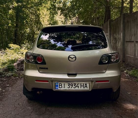 Сірий Мазда 3, об'ємом двигуна 1.6 л та пробігом 158 тис. км за 4600 $, фото 3 на Automoto.ua
