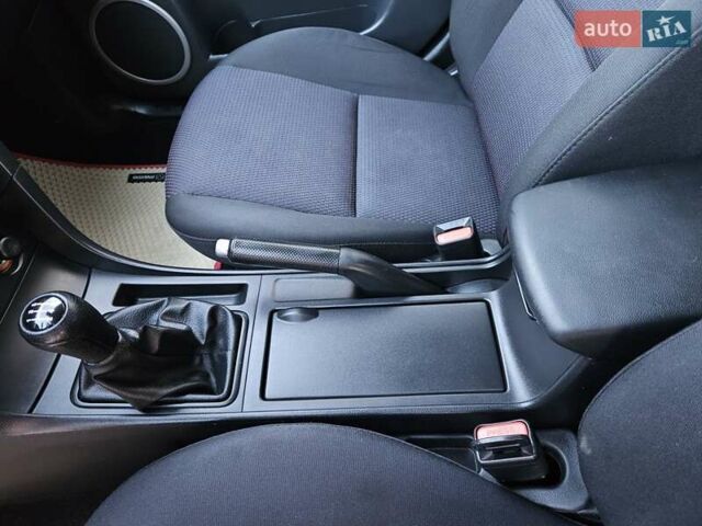 Сірий Мазда 3, об'ємом двигуна 1.6 л та пробігом 289 тис. км за 5300 $, фото 67 на Automoto.ua