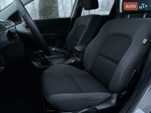 Сірий Мазда 3, об'ємом двигуна 1.6 л та пробігом 253 тис. км за 5700 $, фото 20 на Automoto.ua