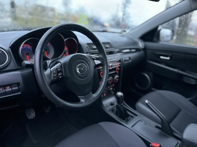 Сірий Мазда 3, об'ємом двигуна 1.6 л та пробігом 253 тис. км за 5700 $, фото 5 на Automoto.ua
