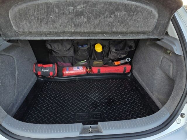 Серый Мазда 3, объемом двигателя 1.3 л и пробегом 197 тыс. км за 4600 $, фото 16 на Automoto.ua