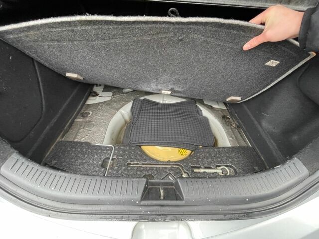 Серый Мазда 3, объемом двигателя 1.6 л и пробегом 225 тыс. км за 5700 $, фото 14 на Automoto.ua