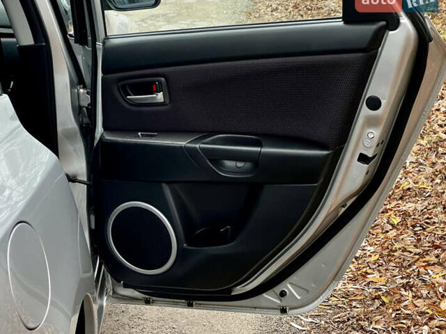 Серый Мазда 3, объемом двигателя 1.6 л и пробегом 163 тыс. км за 6250 $, фото 24 на Automoto.ua