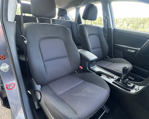 Сірий Мазда 3, об'ємом двигуна 1.6 л та пробігом 159 тис. км за 6500 $, фото 39 на Automoto.ua