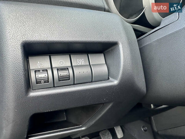 Сірий Мазда 3, об'ємом двигуна 1.6 л та пробігом 159 тис. км за 6500 $, фото 27 на Automoto.ua