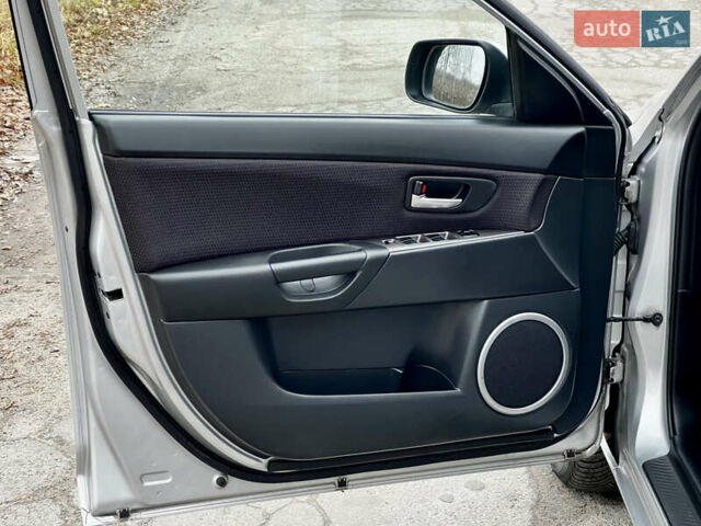 Серый Мазда 3, объемом двигателя 1.6 л и пробегом 163 тыс. км за 6250 $, фото 14 на Automoto.ua