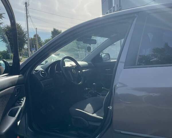 Сірий Мазда 3, об'ємом двигуна 1.56 л та пробігом 273 тис. км за 4700 $, фото 6 на Automoto.ua
