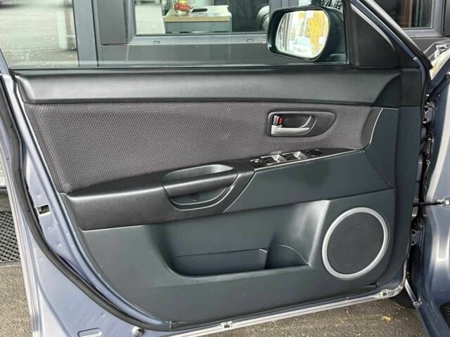 Серый Мазда 3, объемом двигателя 1.6 л и пробегом 195 тыс. км за 5699 $, фото 6 на Automoto.ua