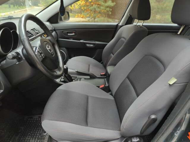 Серый Мазда 3, объемом двигателя 1.6 л и пробегом 191 тыс. км за 5550 $, фото 4 на Automoto.ua