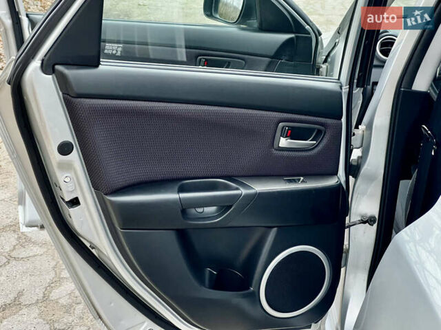 Серый Мазда 3, объемом двигателя 1.6 л и пробегом 163 тыс. км за 6250 $, фото 16 на Automoto.ua