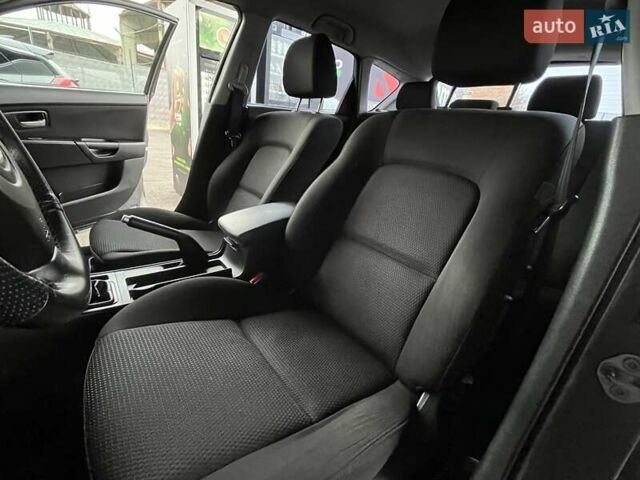 Сірий Мазда 3, об'ємом двигуна 1.6 л та пробігом 195 тис. км за 5699 $, фото 12 на Automoto.ua