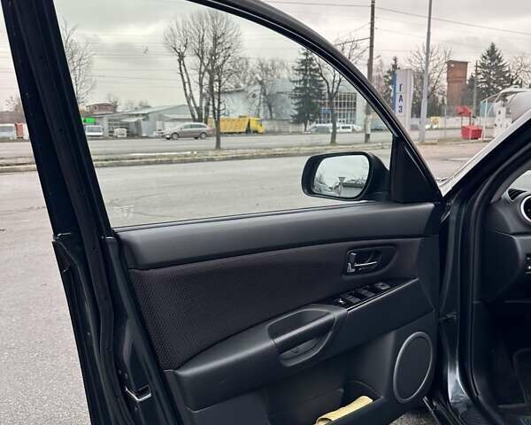 Сірий Мазда 3, об'ємом двигуна 1.6 л та пробігом 237 тис. км за 5800 $, фото 8 на Automoto.ua
