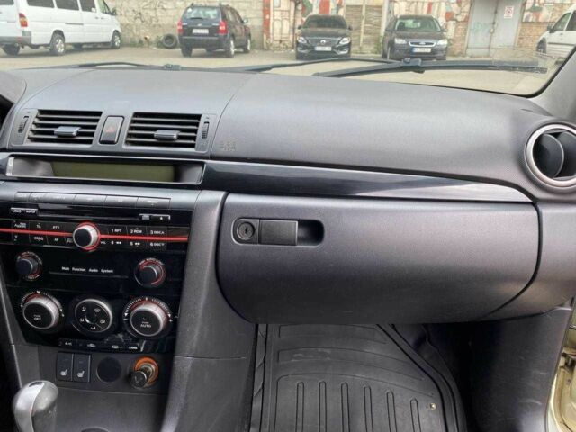 Серый Мазда 3, объемом двигателя 1.6 л и пробегом 254 тыс. км за 5200 $, фото 9 на Automoto.ua