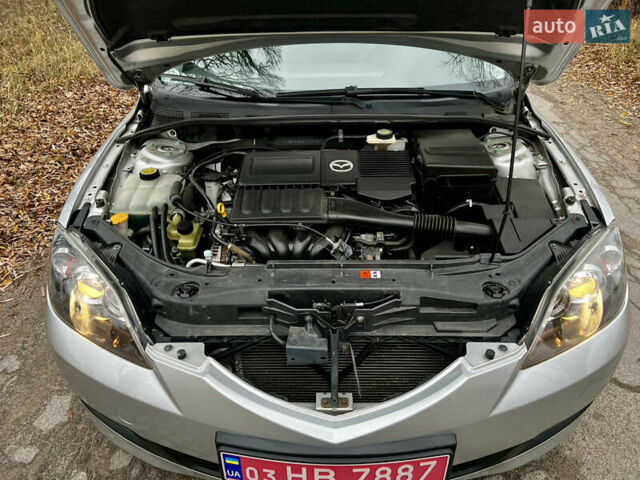 Серый Мазда 3, объемом двигателя 1.6 л и пробегом 163 тыс. км за 6250 $, фото 32 на Automoto.ua