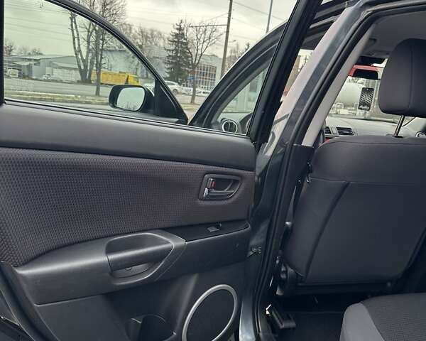 Сірий Мазда 3, об'ємом двигуна 1.6 л та пробігом 237 тис. км за 5800 $, фото 10 на Automoto.ua