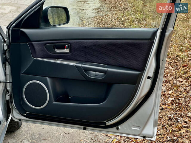 Серый Мазда 3, объемом двигателя 1.6 л и пробегом 163 тыс. км за 6250 $, фото 27 на Automoto.ua