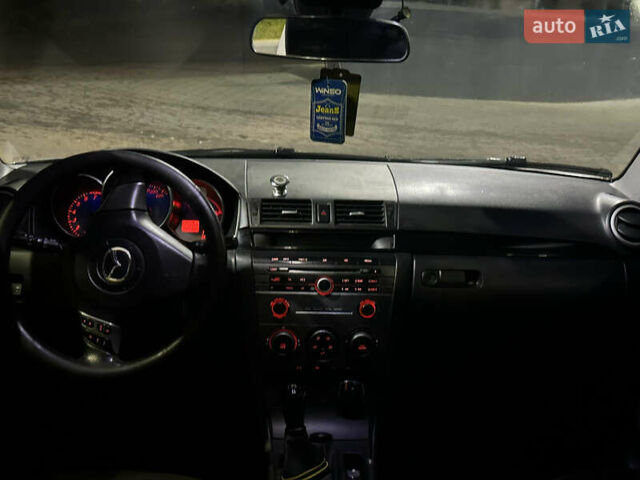 Сірий Мазда 3, об'ємом двигуна 1.6 л та пробігом 259 тис. км за 3400 $, фото 5 на Automoto.ua