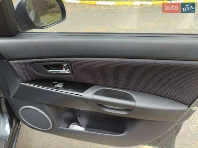 Мазда 3 2008 в Киеве на Automoto.ua Серый Мазда 3, объемом двигателя 0 л и пробегом 193 тыс. км за 5850 $, фото 4 на Automoto.ua