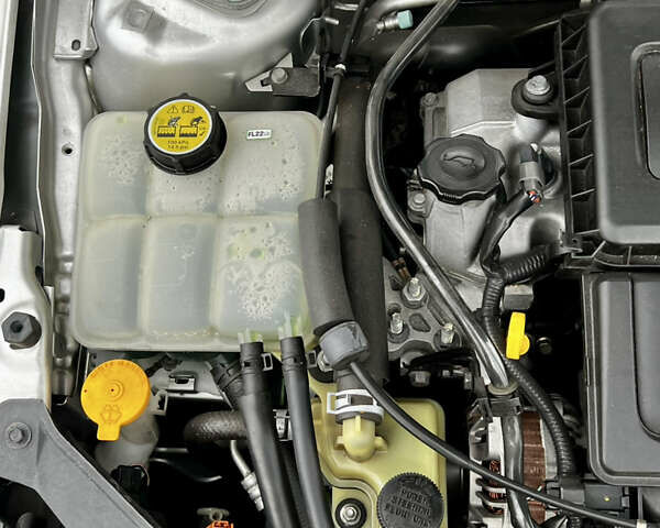 Серый Мазда 3, объемом двигателя 1.6 л и пробегом 163 тыс. км за 6250 $, фото 34 на Automoto.ua