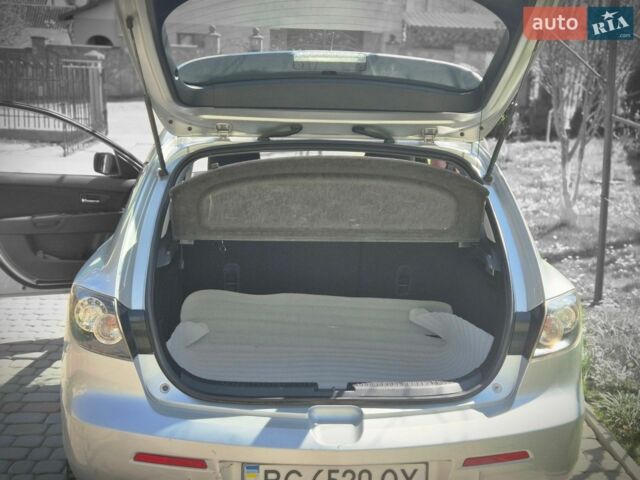 Сірий Мазда 3, об'ємом двигуна 1.56 л та пробігом 350 тис. км за 4400 $, фото 4 на Automoto.ua