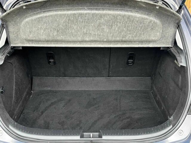 Серый Мазда 3, объемом двигателя 1.6 л и пробегом 195 тыс. км за 5699 $, фото 4 на Automoto.ua