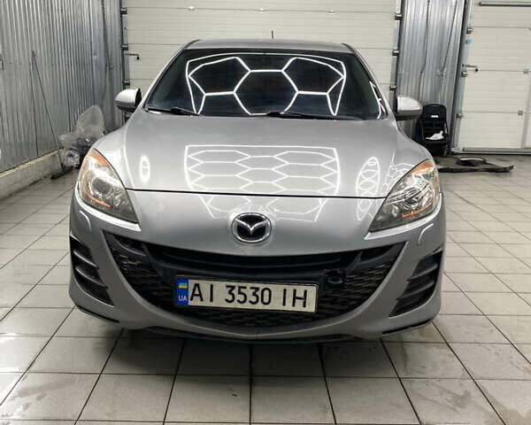 Сірий Мазда 3, об'ємом двигуна 1.56 л та пробігом 240 тис. км за 4700 $, фото 1 на Automoto.ua