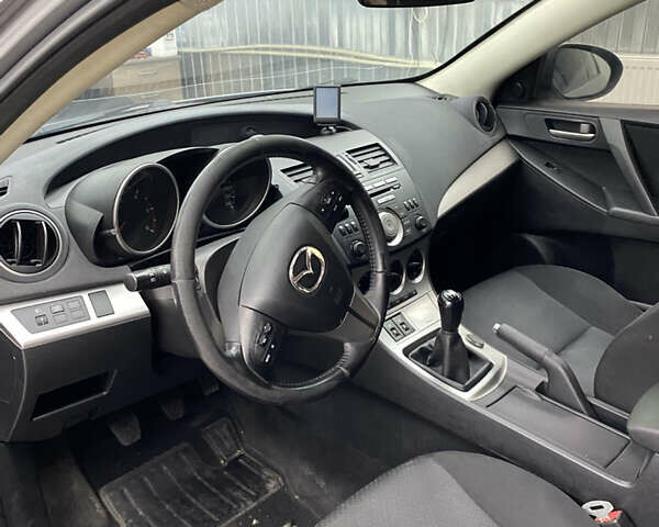 Сірий Мазда 3, об'ємом двигуна 1.56 л та пробігом 240 тис. км за 4700 $, фото 7 на Automoto.ua