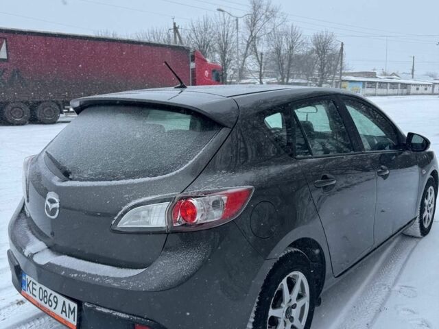 Серый Мазда 3, объемом двигателя 1.6 л и пробегом 255 тыс. км за 7000 $, фото 2 на Automoto.ua