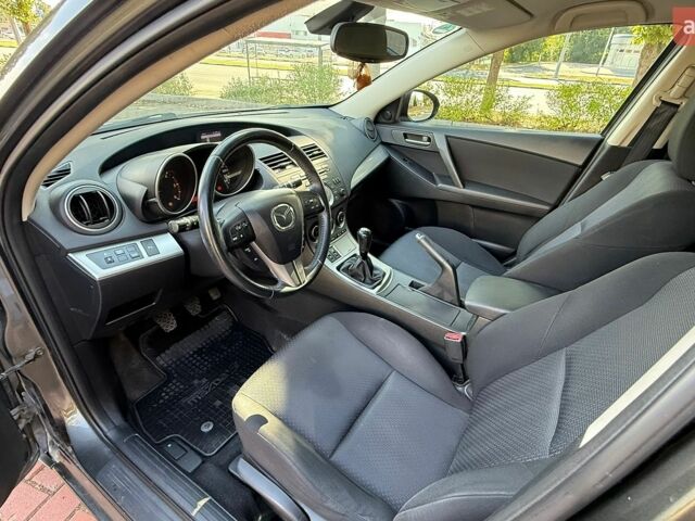 Сірий Мазда 3, об'ємом двигуна 2.18 л та пробігом 241 тис. км за 6200 $, фото 32 на Automoto.ua