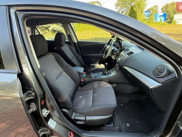 Сірий Мазда 3, об'ємом двигуна 2.18 л та пробігом 241 тис. км за 6200 $, фото 25 на Automoto.ua