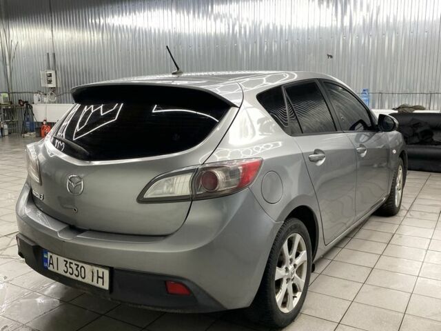 Серый Мазда 3, объемом двигателя 1.6 л и пробегом 300 тыс. км за 4500 $, фото 4 на Automoto.ua