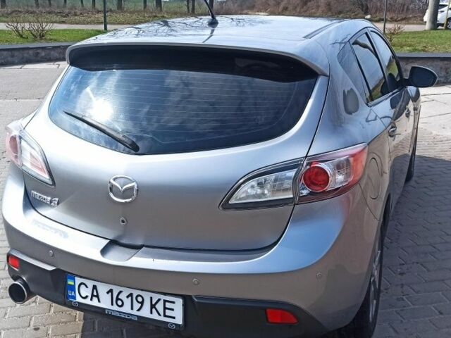 Серый Мазда 3, объемом двигателя 1.6 л и пробегом 221 тыс. км за 6950 $, фото 2 на Automoto.ua
