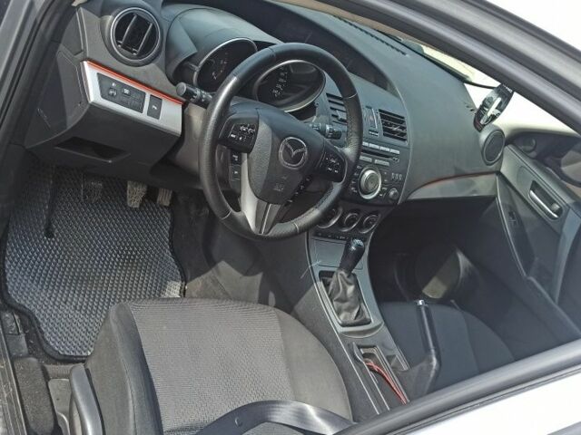 Серый Мазда 3, объемом двигателя 1.6 л и пробегом 221 тыс. км за 6950 $, фото 5 на Automoto.ua