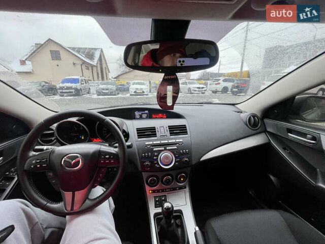 Сірий Мазда 3, об'ємом двигуна 1.6 л та пробігом 240 тис. км за 6300 $, фото 31 на Automoto.ua