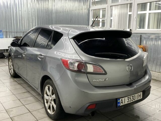 Серый Мазда 3, объемом двигателя 1.6 л и пробегом 300 тыс. км за 4500 $, фото 6 на Automoto.ua