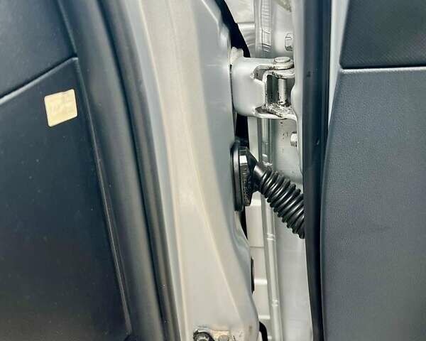 Серый Мазда 3, объемом двигателя 1.6 л и пробегом 183 тыс. км за 6499 $, фото 41 на Automoto.ua