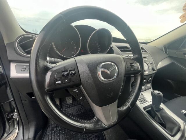 Серый Мазда 3, объемом двигателя 1.6 л и пробегом 212 тыс. км за 8500 $, фото 11 на Automoto.ua